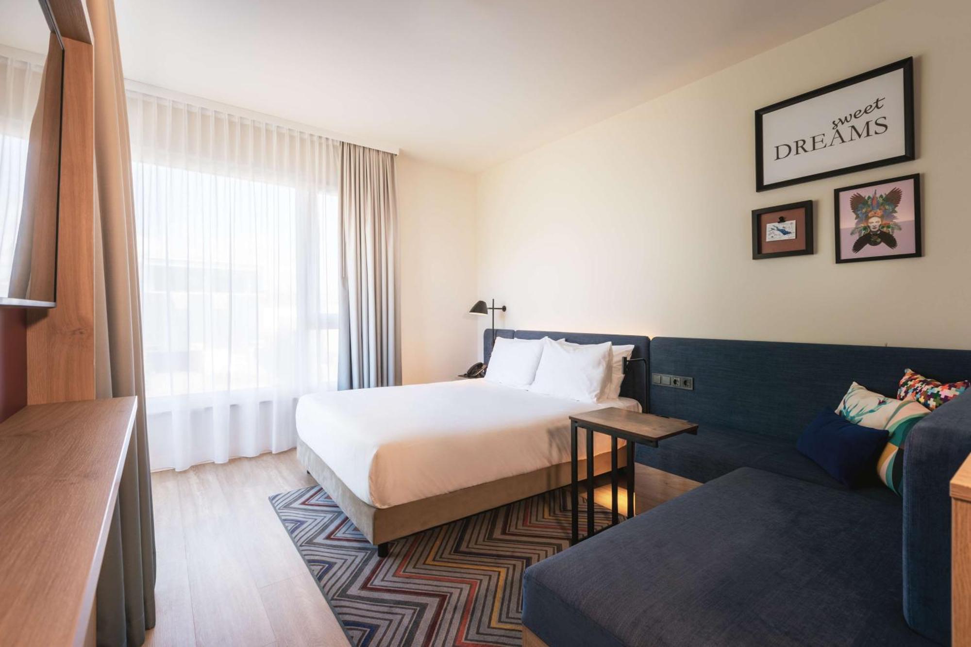 Отель Hampton By Hilton Констанц Экстерьер фото